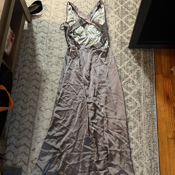 silver bridesmaid/black tie dress with open cross cross - Picture 5 of 6